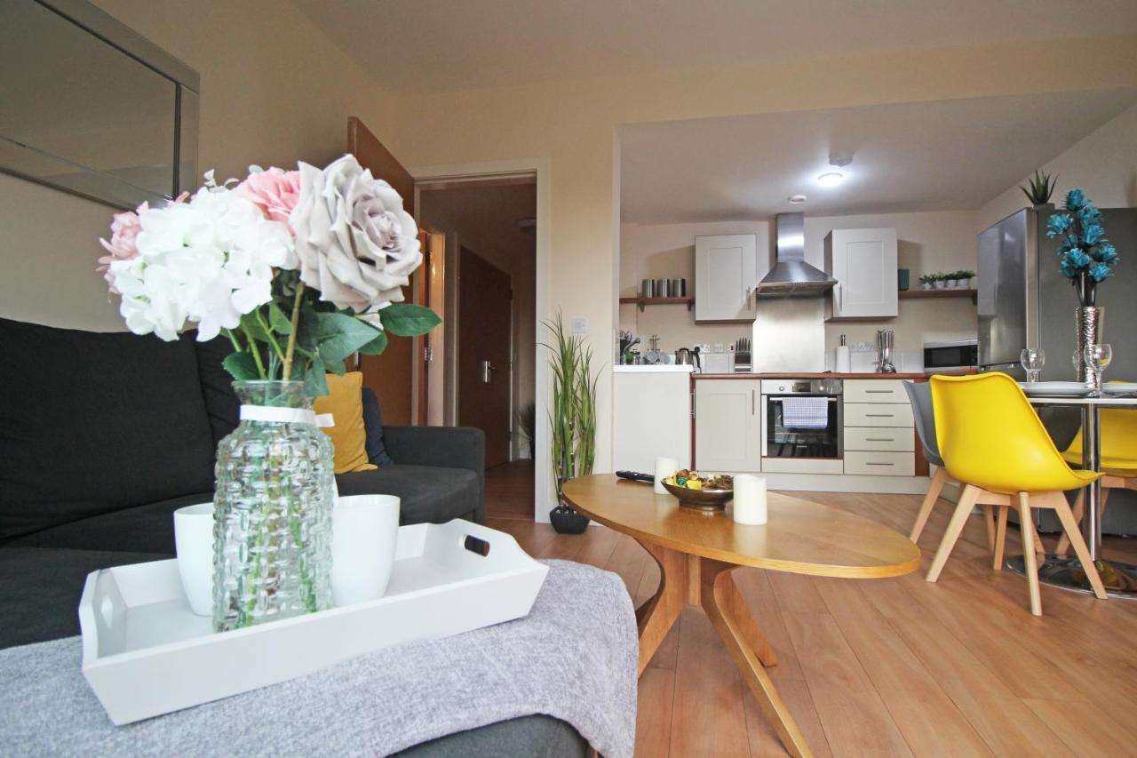 Canal Side Apartment In Честер Экстерьер фото
